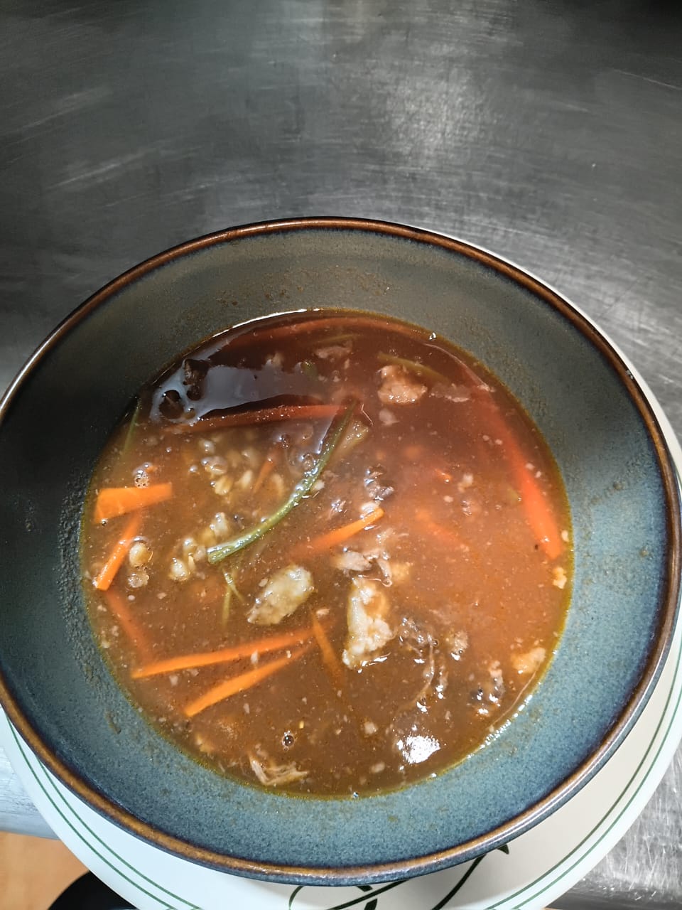 Sopa de cola de res al pernod